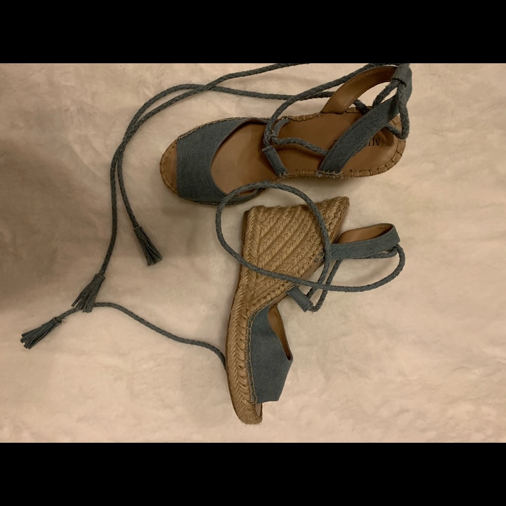 Heels - Picture 2 of 2